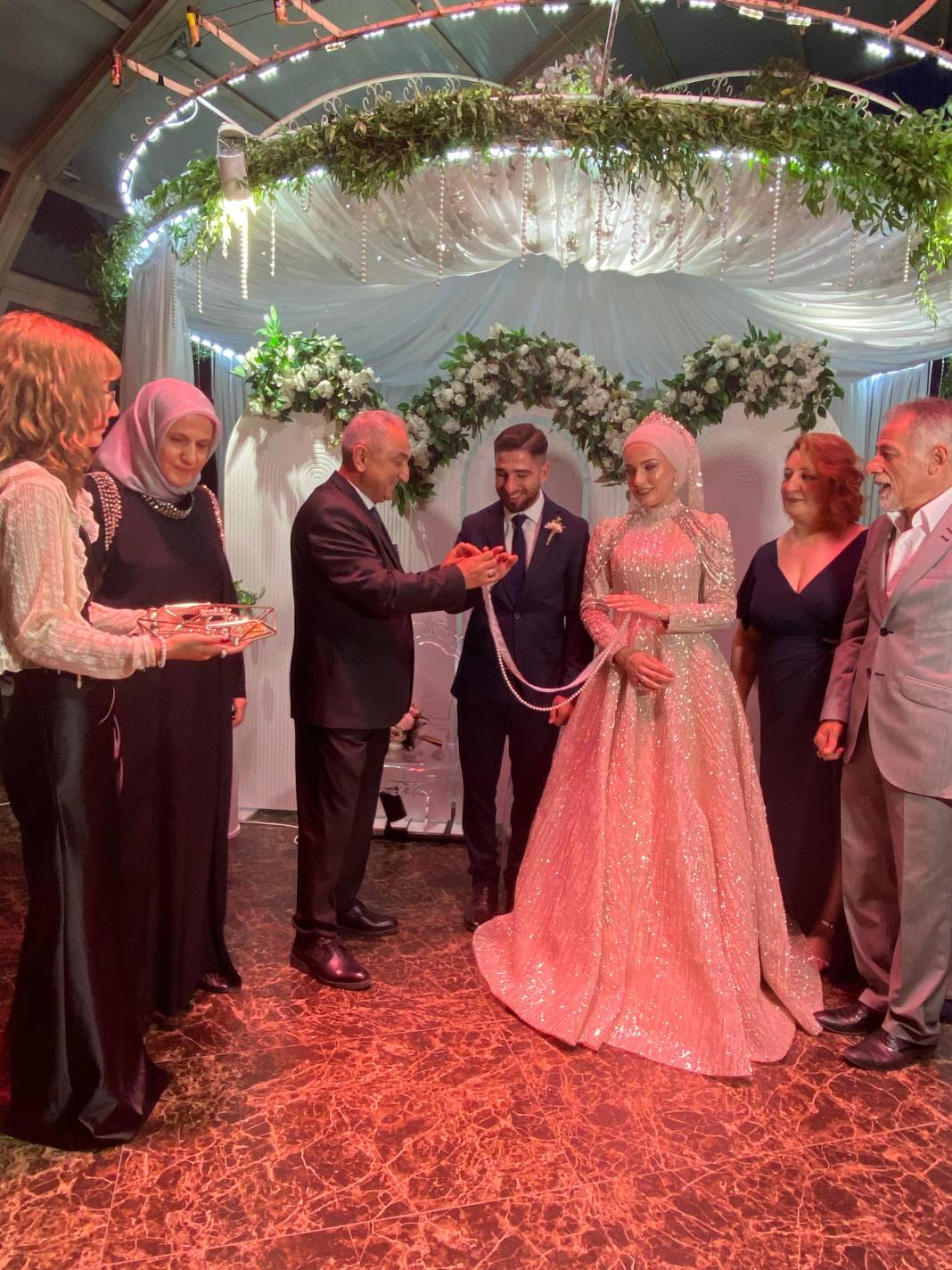 Emine Nur ile Alperen nişanlandı 3